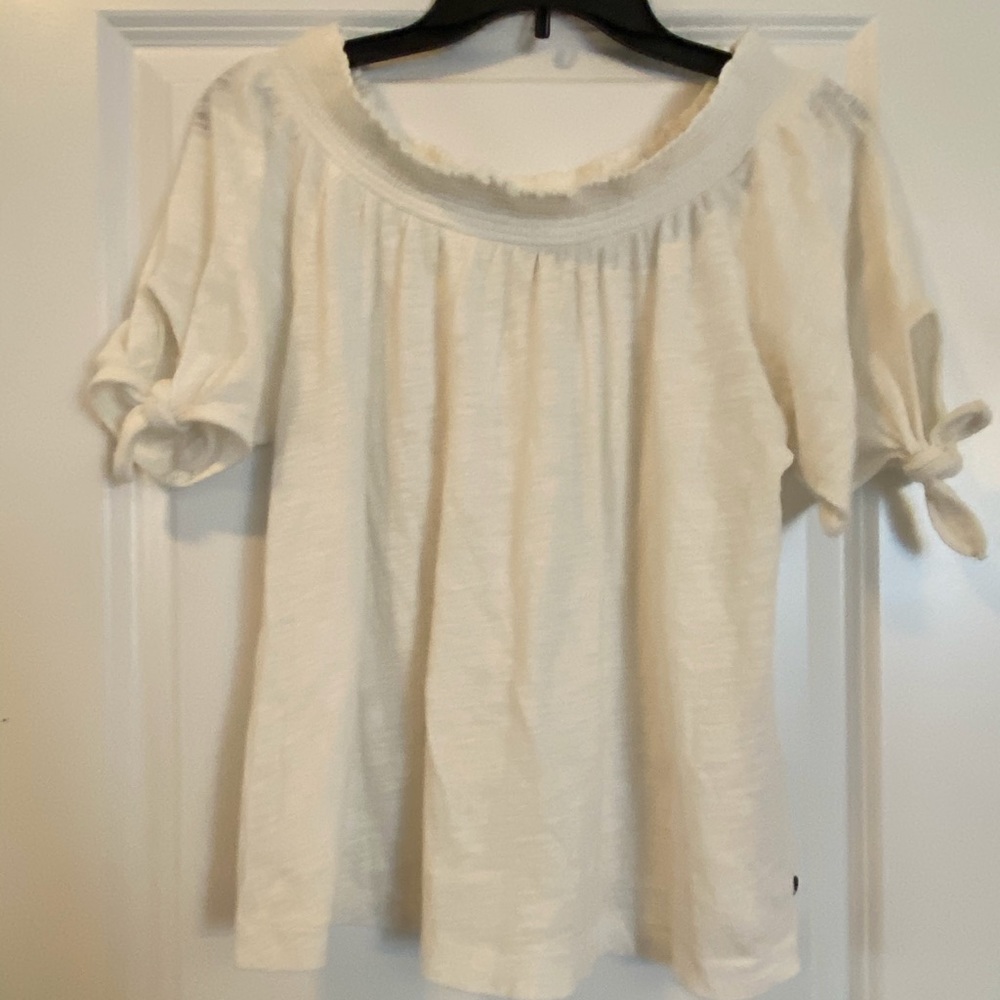 Off shoulder shirt